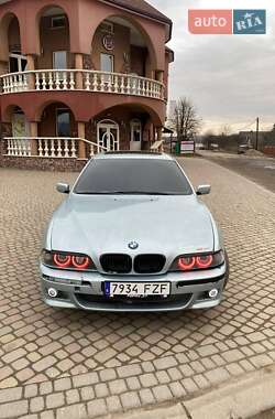 Седан BMW 5 Series 2003 в Тячеве