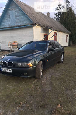 Седан BMW 5 Series 2001 в Березному