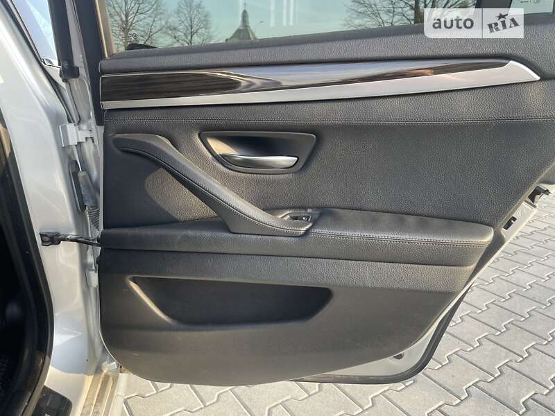 Седан BMW 5 Series 2013 в Львове
