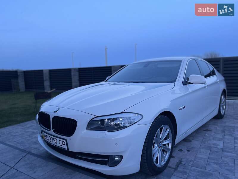 Седан BMW 5 Series 2012 в Львові