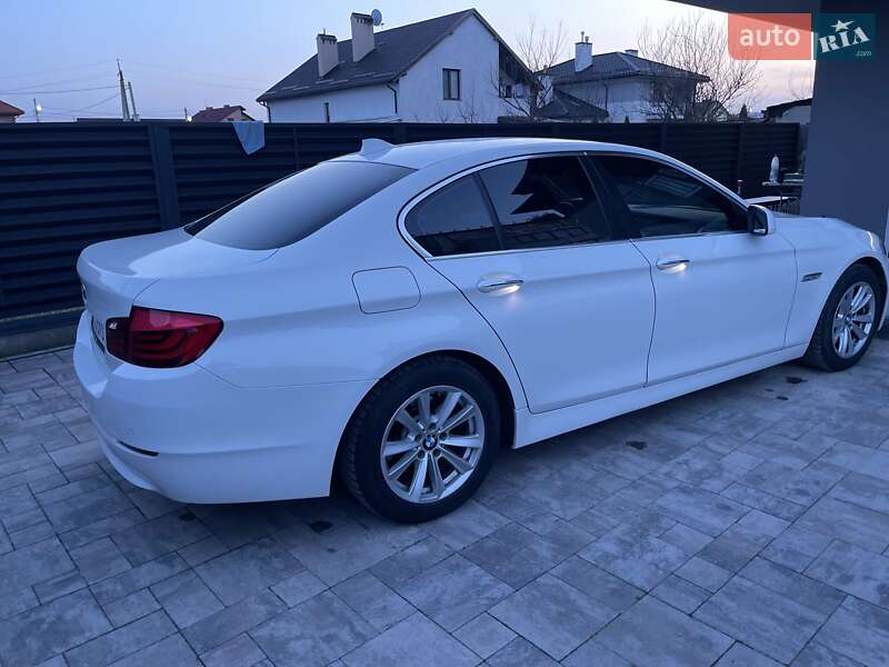 Седан BMW 5 Series 2012 в Львові