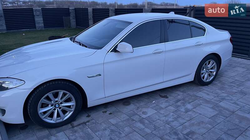 Седан BMW 5 Series 2012 в Львові