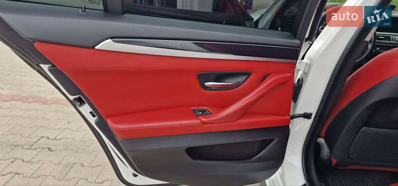 Седан BMW 5 Series 2016 в Тячеві