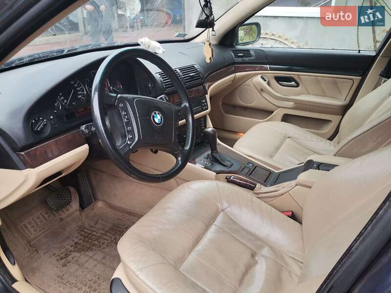 Седан BMW 5 Series 2002 в Дубно