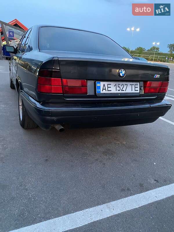Седан BMW 5 Series 1989 в Днепре
