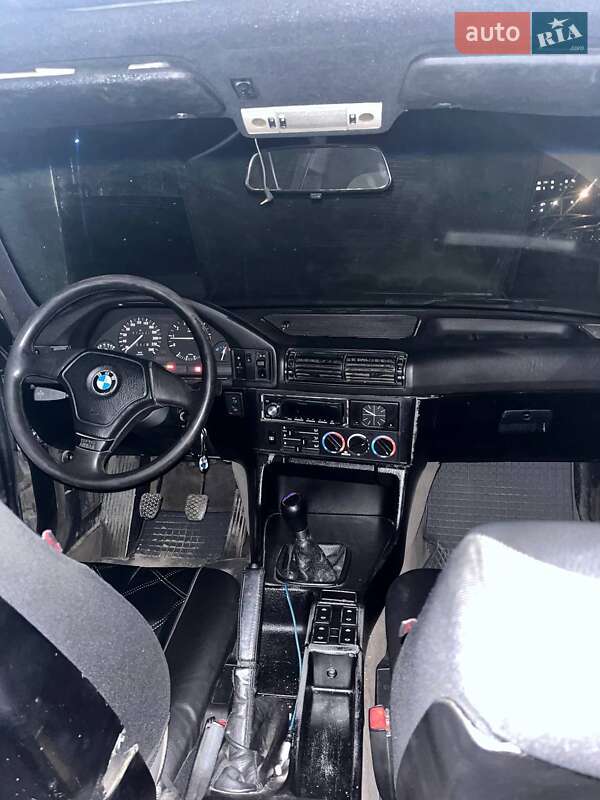 Седан BMW 5 Series 1989 в Днепре