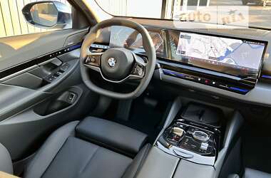 Седан BMW 5 Series 2023 в Киеве