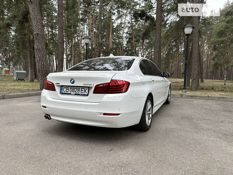 Седан BMW 5 Series 2014 в Чернигове
