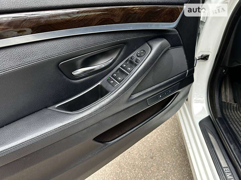 Седан BMW 5 Series 2014 в Чернигове