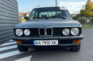 Седан BMW 5 Series 1985 в Києві
