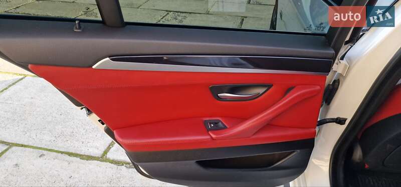 Седан BMW 5 Series 2016 в Тячеві