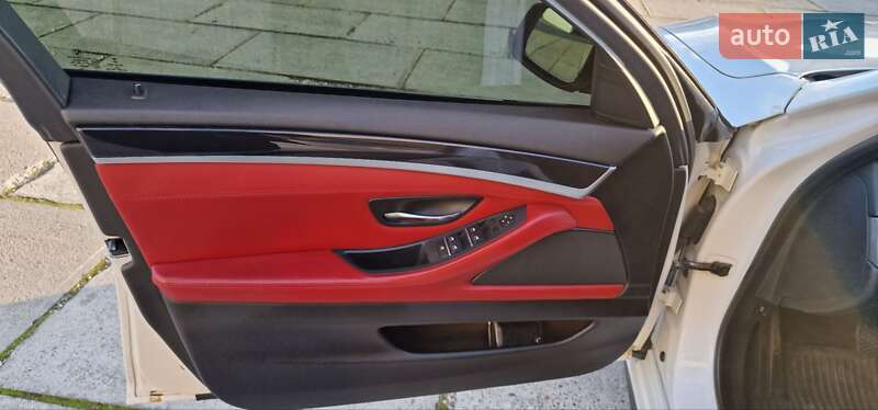 Седан BMW 5 Series 2016 в Тячеві