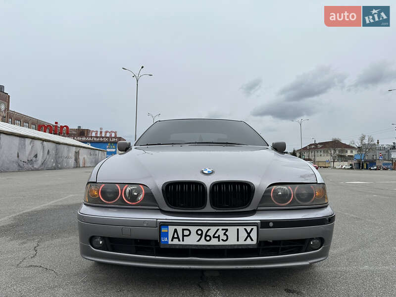 Седан BMW 5 Series 2001 в Запоріжжі