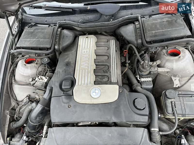 Седан BMW 5 Series 2001 в Запоріжжі