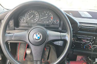 Седан BMW 5 Series 1988 в Броварах