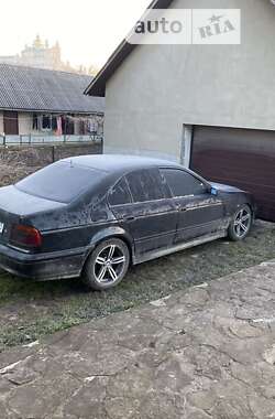 Седан BMW 5 Series 2002 в Кременце