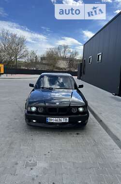 Седан BMW 5 Series 1990 в Одессе