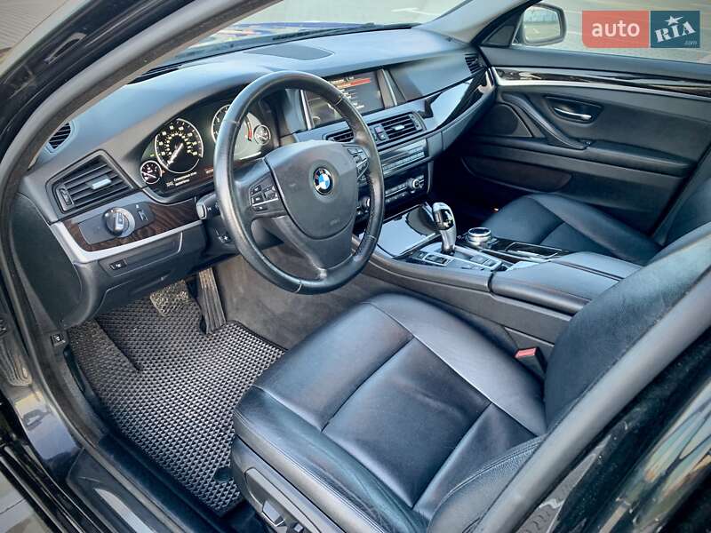 Седан BMW 5 Series 2014 в Нововолынске