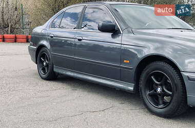 Седан BMW 5 Series 2001 в Киеве