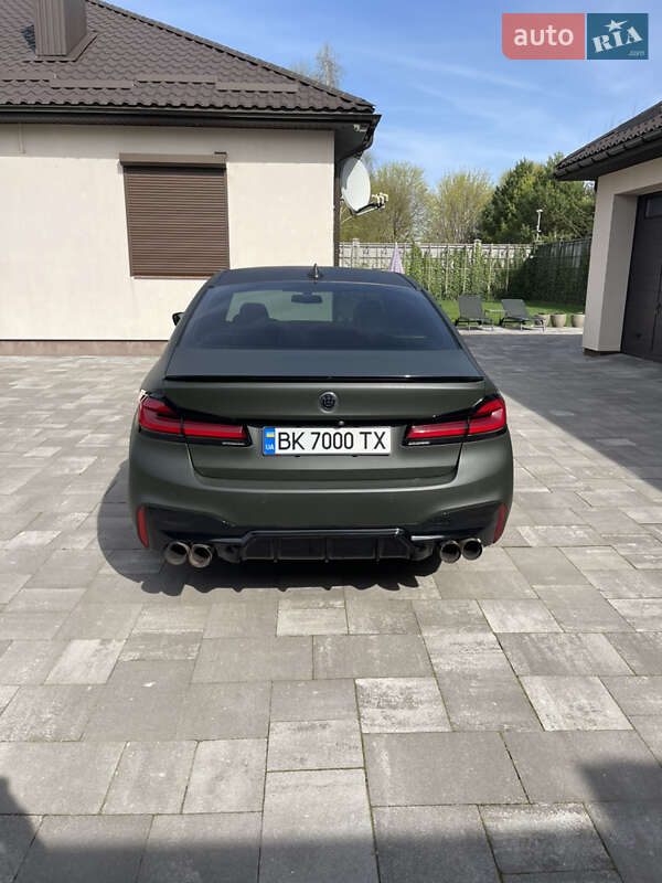 Седан BMW 5 Series 2017 в Ровно