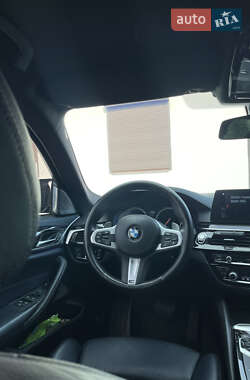 Седан BMW 5 Series 2017 в Ровно