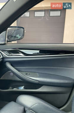 Седан BMW 5 Series 2017 в Ровно