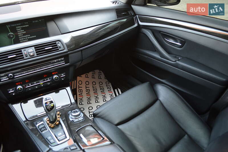 Седан BMW 5 Series 2011 в Львове