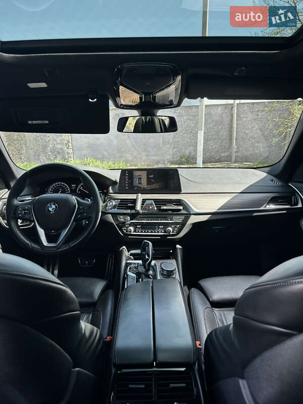 Седан BMW 5 Series 2018 в Измаиле