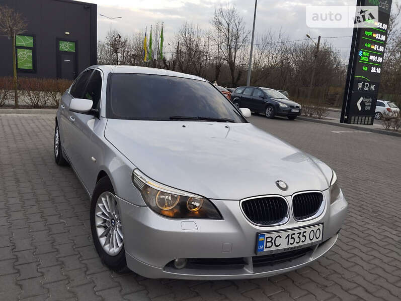 Седан BMW 5 Series 2004 в Львові