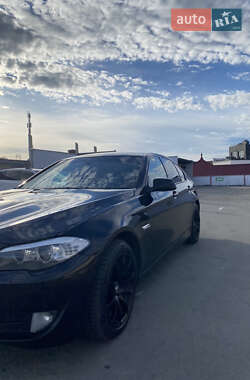 Седан BMW 5 Series 2012 в Мукачево