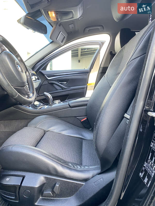 Седан BMW 5 Series 2012 в Мукачево