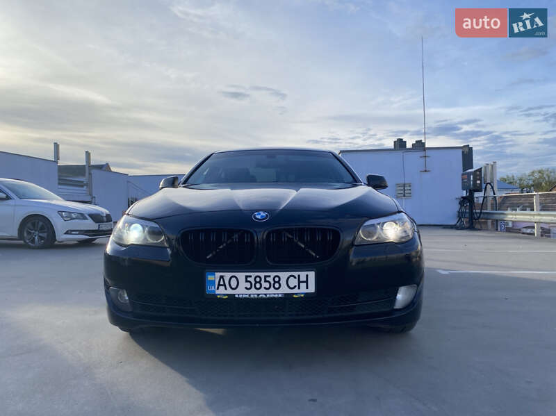 Седан BMW 5 Series 2012 в Мукачево