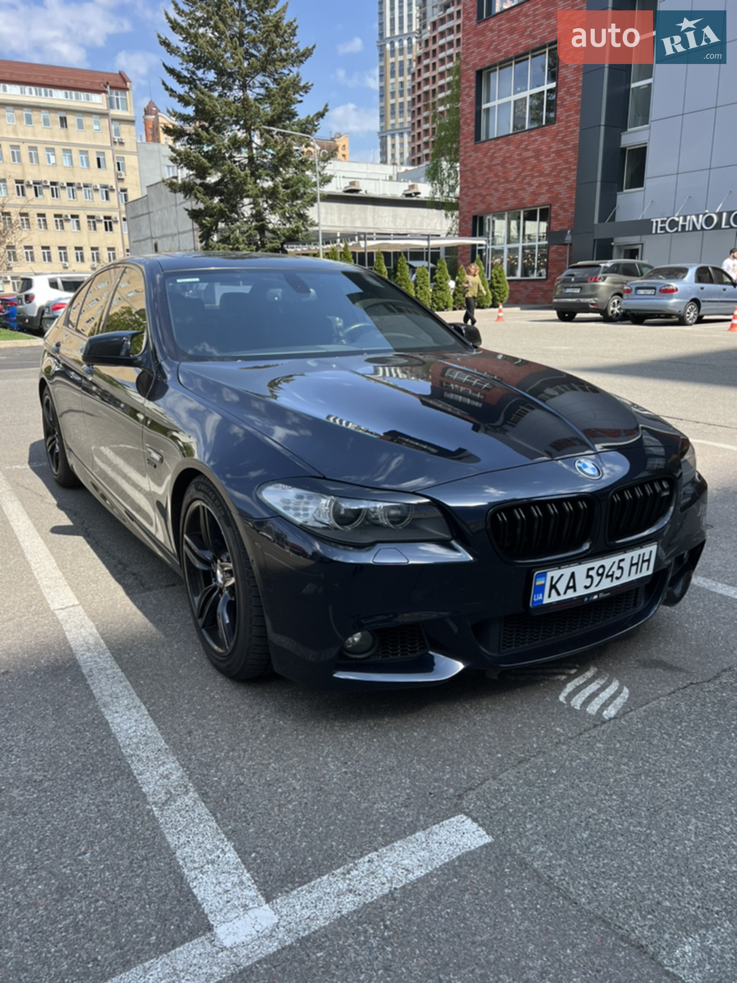 2012 BMW 5er - мініатюра 2