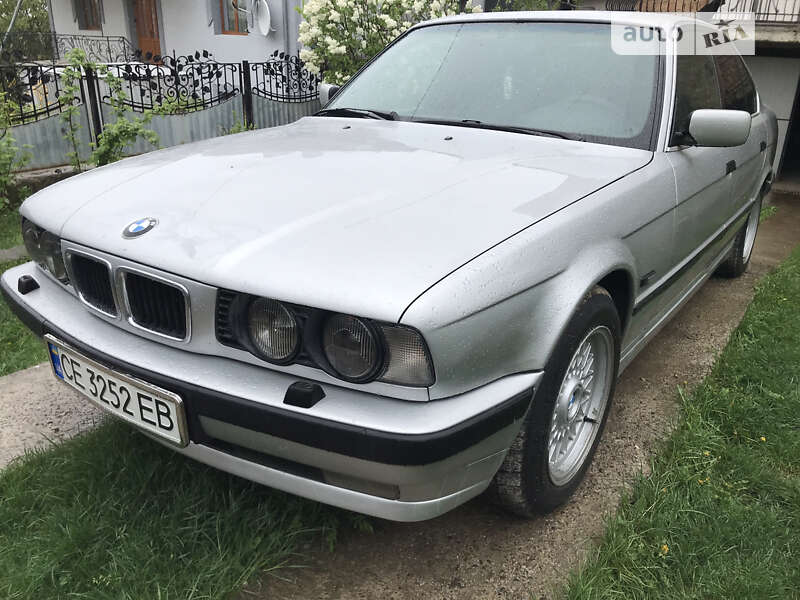 Седан BMW 5 Series 1990 в Черновцах