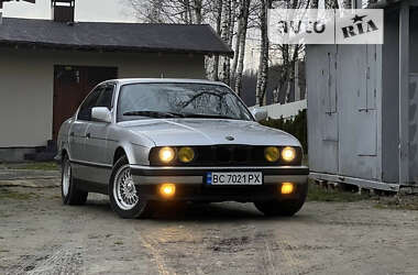 Седан BMW 5 Series 1991 в Львові