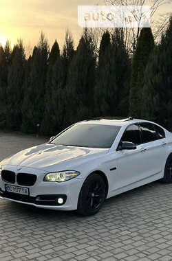 Седан BMW 5 Series 2015 в Самборі