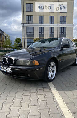 Седан BMW 5 Series 2000 в Киеве