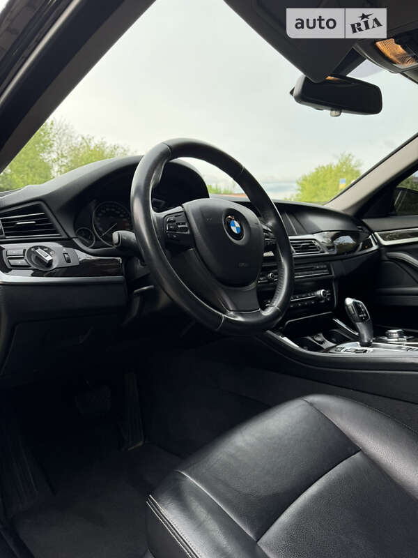 Седан BMW 5 Series 2013 в Львове