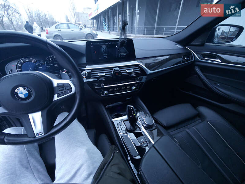 Седан BMW 5 Series 2017 в Кам'янському