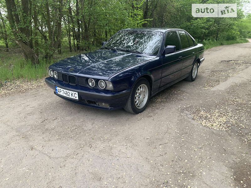 Седан BMW 5 Series 1989 в Запорожье