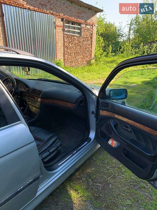 Універсал BMW 5 Series 1998 в Звягелі