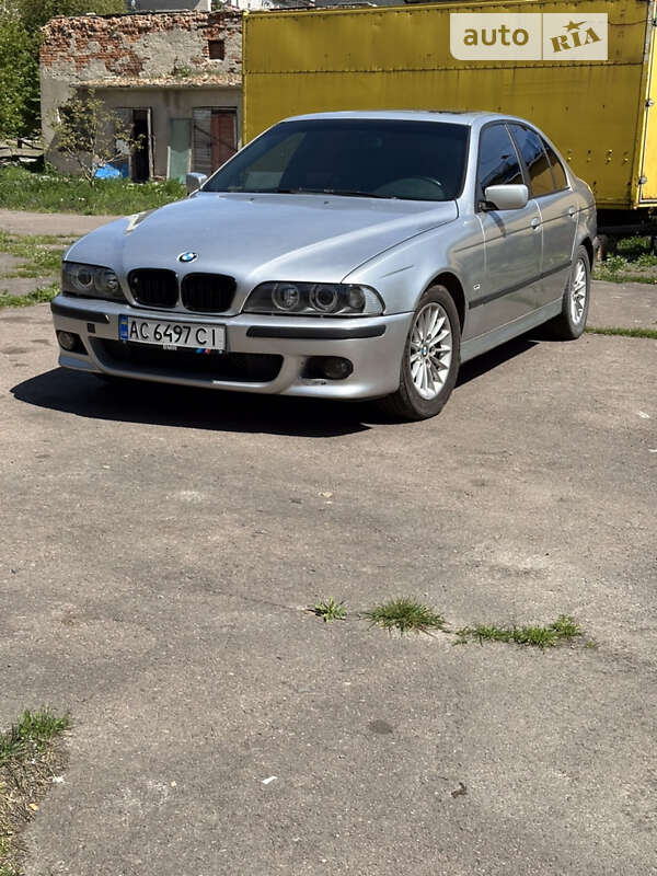Седан BMW 5 Series 2002 в Владимир-Волынском