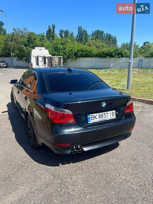 Седан BMW 5 Series 2004 в Одессе