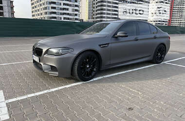 Седан BMW 5 Series 2014 в Глухове