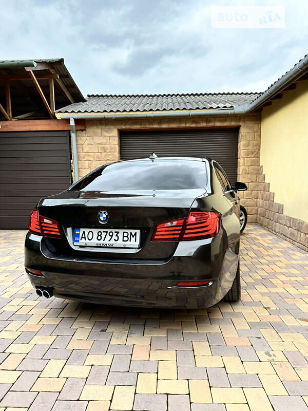 Седан BMW 5 Series 2014 в Тячеве