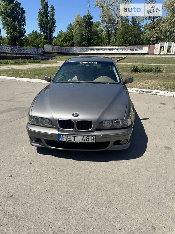 Седан BMW 5 Series 2002 в Покровском