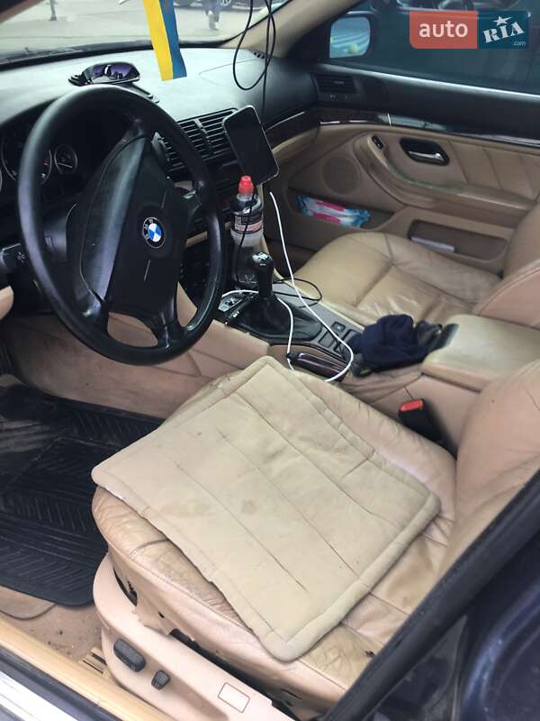 Універсал BMW 5 Series 2001 в Чернівцях