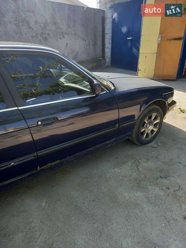 Седан BMW 5 Series 1990 в Днепре