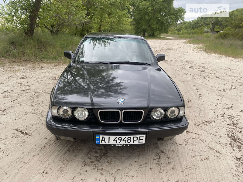 Седан BMW 5 Series 1989 в Переяславі