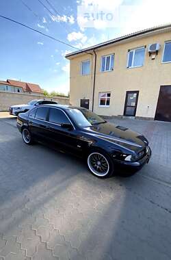 Седан BMW 5 Series 2000 в Луцке